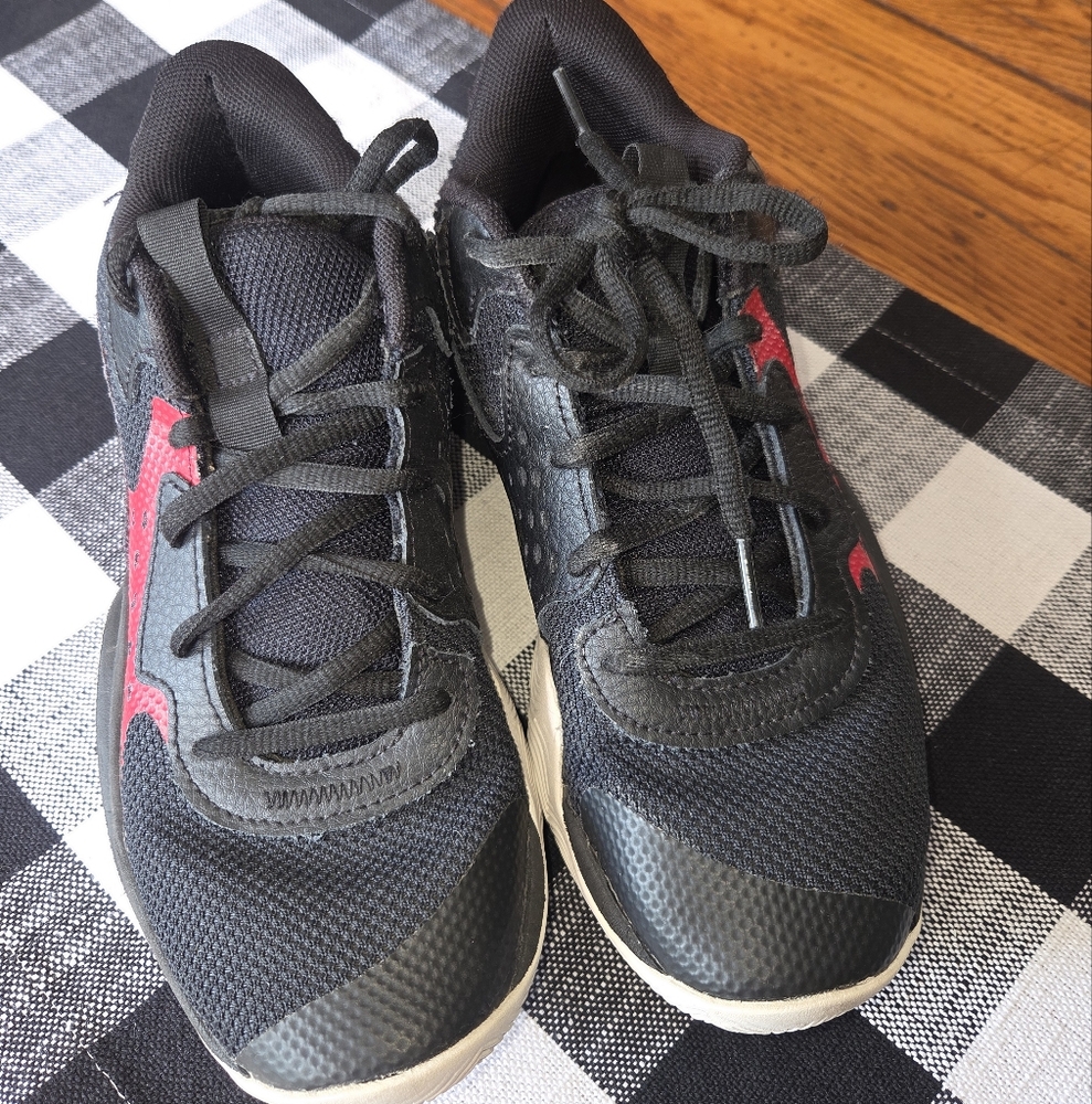 Under Armour Black and Red Sneakers for Casual Wear